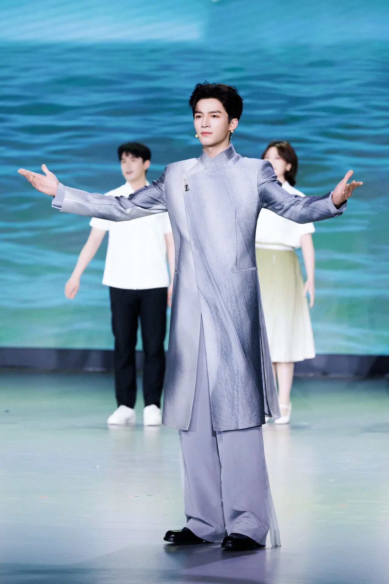线上娱乐城演员王星越亮相百年丁香诗会 携 &ldquo;大齐神探&rdquo; 角色演绎经典诗词